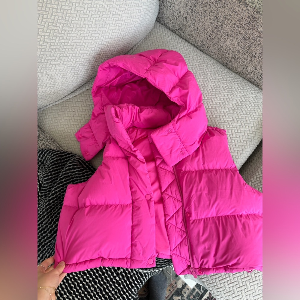 Lululemon Sonic Pink Cropped Vest!
